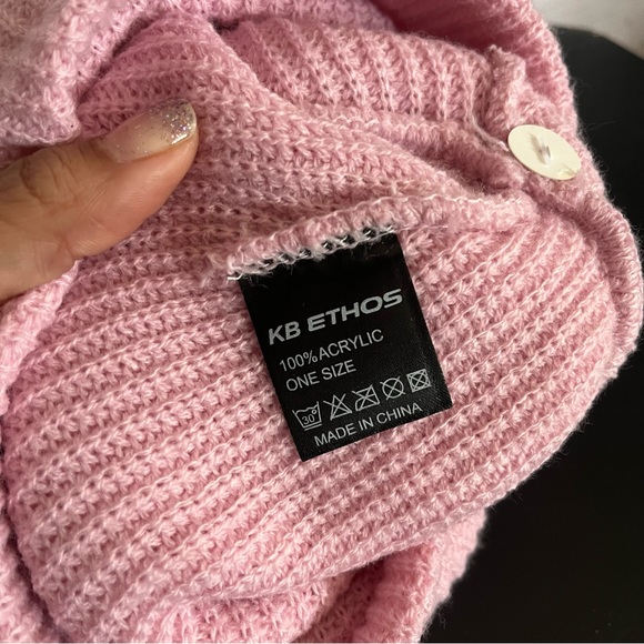 Pink beanie - Picture 3 of 4